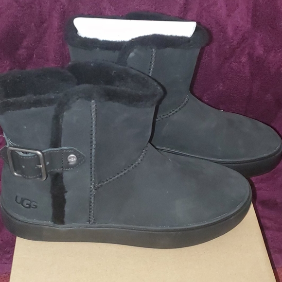 Ugg size 8 sneaker boots - Picture 2 of 7